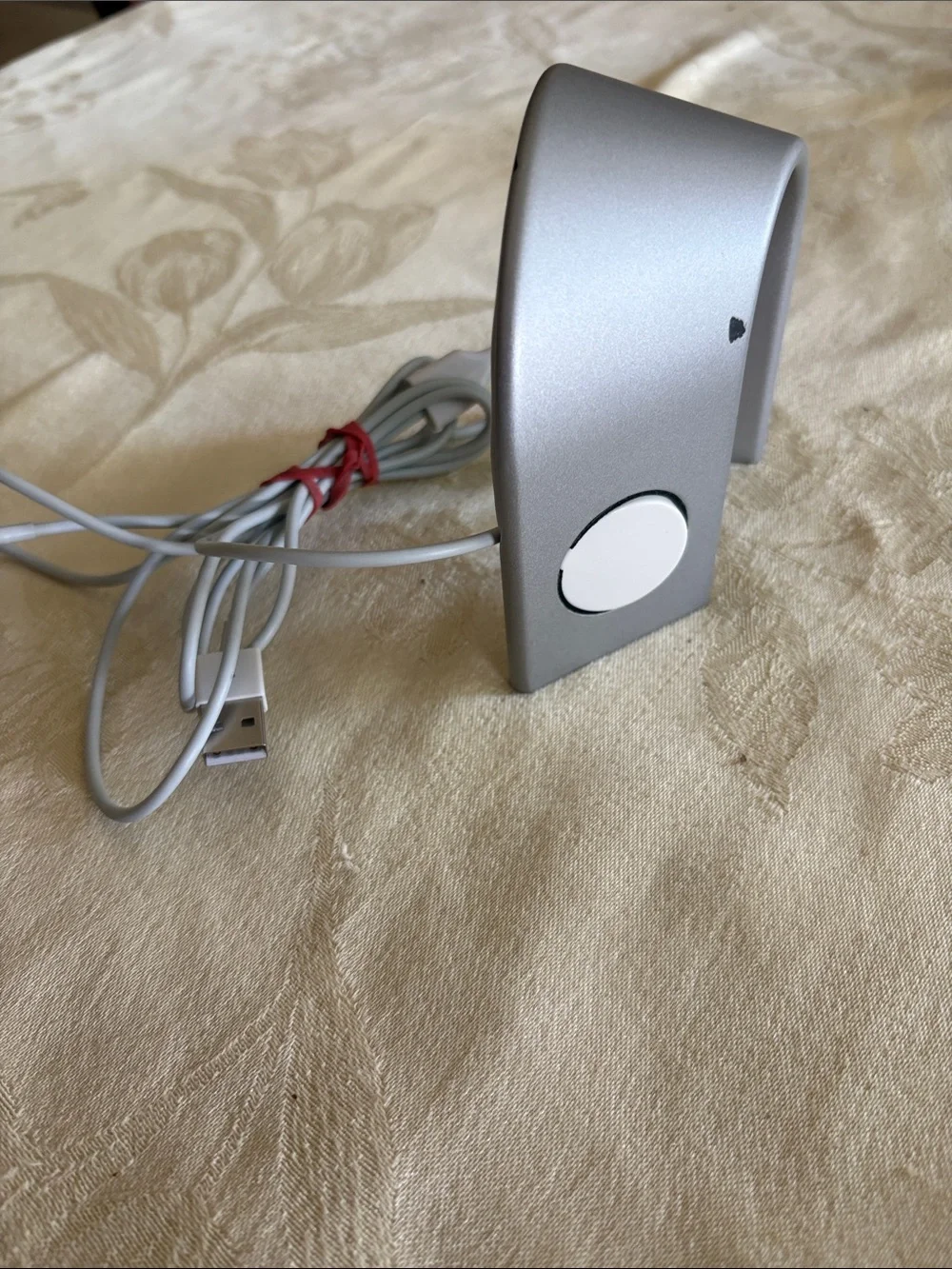 N/A iphones plugging